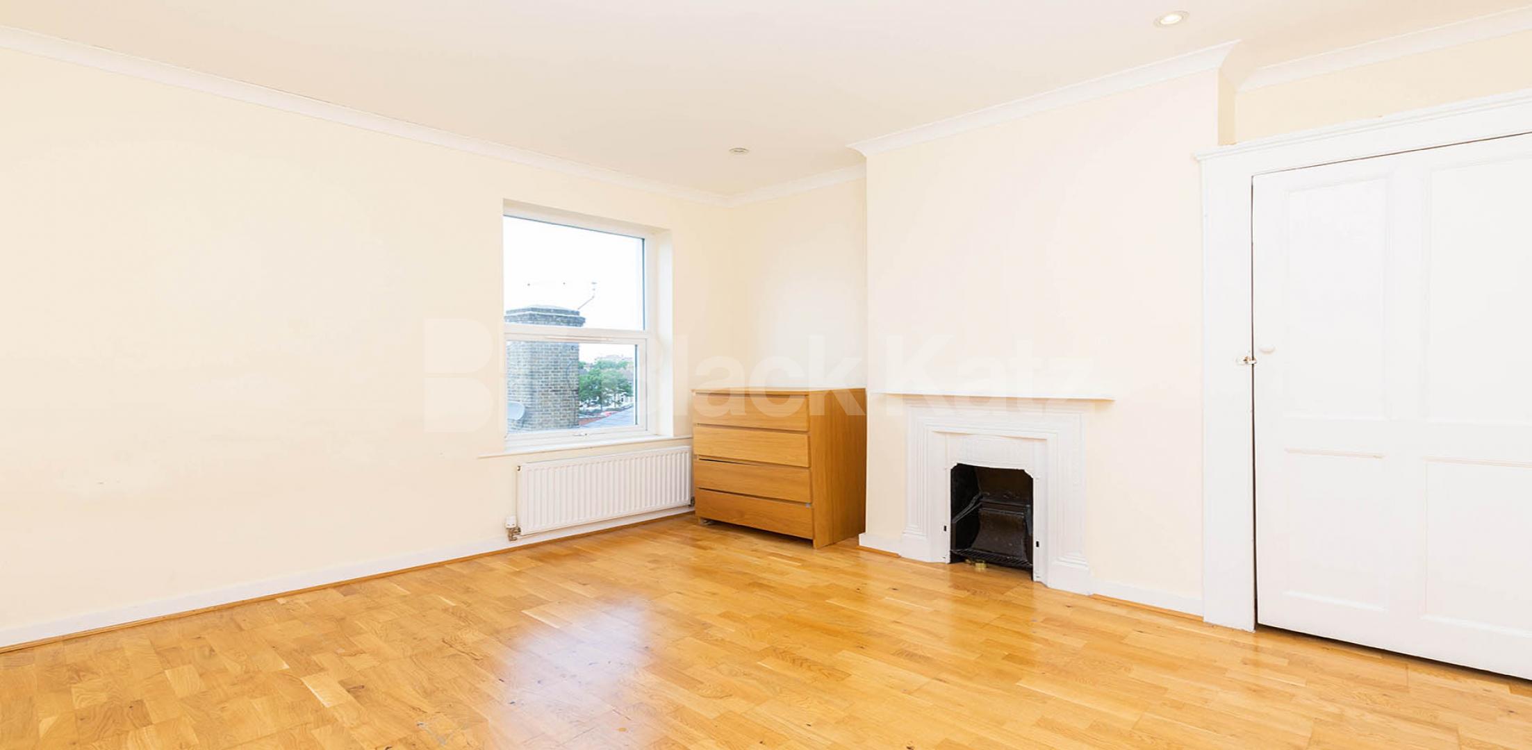 			3 Bedroom, 3 bath, 3 reception Apartment			 High Street North, East Ham E6